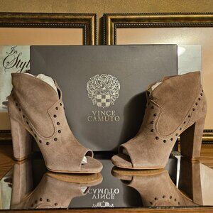 🤠 Vince Camuto Corianne Studded Peep Toe Booties – Size 6M